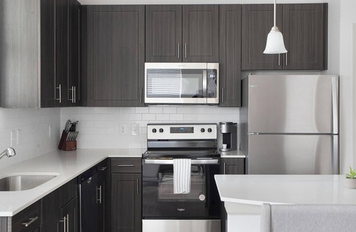 Pflugerville Apartment | Landing | Stunning 1BD, Pool, Courtyard