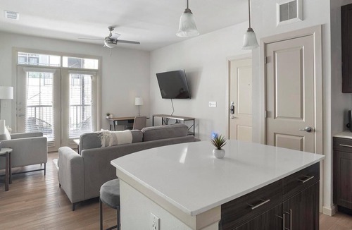 Pflugerville Apartment | Landing | Stunning 1BD, Pool, Clubhouse