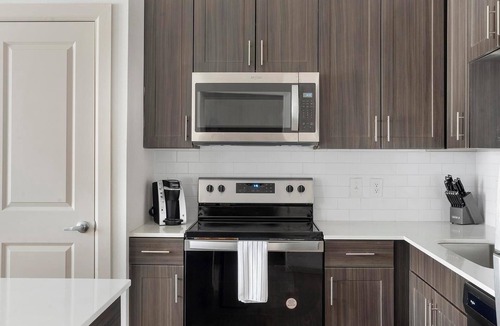 Pflugerville Apartment | Landing | Stunning 1BD, Pool, Clubhouse