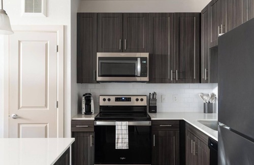 Pflugerville Apartment | Landing | Stunning 1BD, Courtyard, Pool