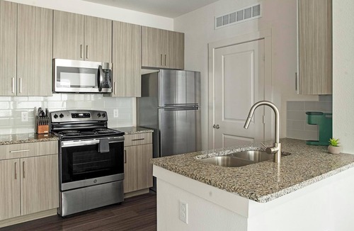 River Ranch Apartment | Landing | Stunning 1BD, Clubhouse, Pool