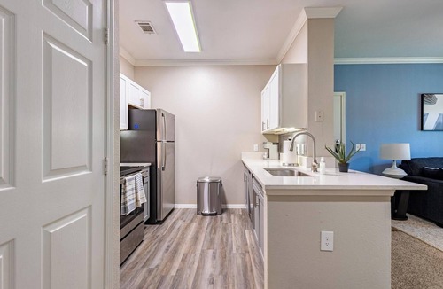Webster Apartment | Landing | Stunning 1BD, Gym