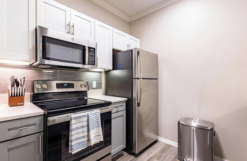 Webster Apartment | Landing | Stunning 1BD, Gym