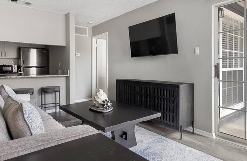 Royal Ridge Apartment | Landing | Stunning 1BD, Pool, Gym