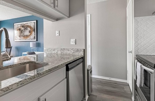 Royal Ridge Apartment | Landing | Stunning 1BD, Pool, Gym