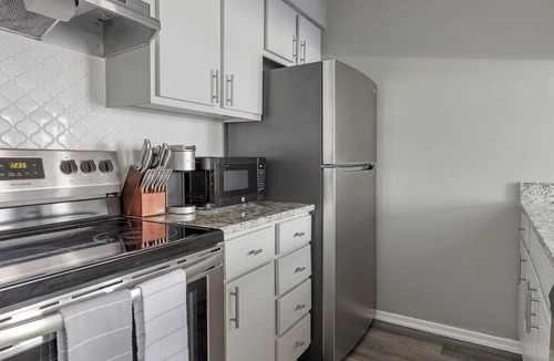 Royal Ridge Apartment | Landing | Stunning 1BD, Pool, Gym