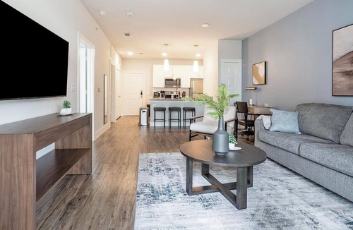 Far North Central Apartment | Landing | Stunning 1BD, Gym