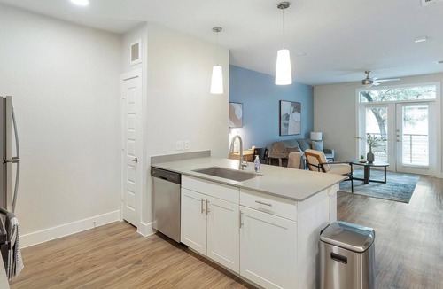Far North Central Apartment | Landing | Stunning 1BD, Gym