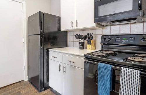 Medical Center District Apartment | Landing | Stunning 1BD, Pool, Clubhouse