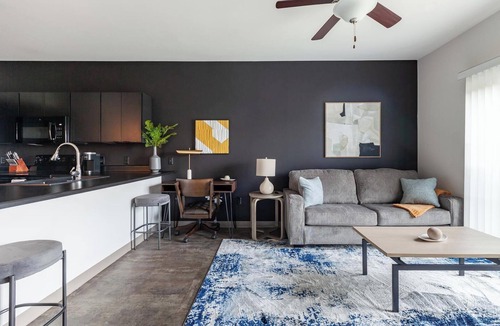 Springfield Apartment | Landing | Stunning 1BD, Courtyard