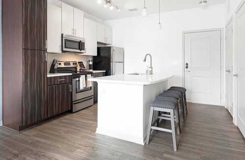 Fairvilla Apartment | Landing | Stunning 1BD, Clubhouse, Gym