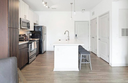 Fairvilla Apartment | Landing | Stunning 1BD, Clubhouse, Gym