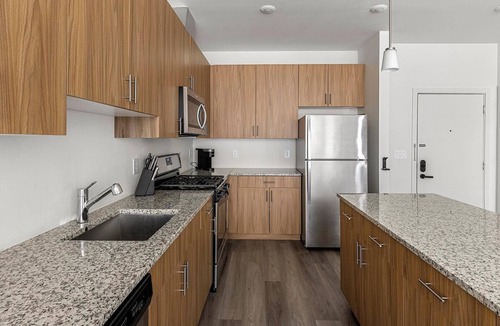 Carteret Apartment | Landing | Stunning 1BD, Courtyard, Gym
