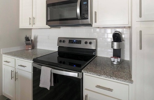 Spring Apartment | Landing | Stunning 1BD, Clubhouse, Courtyard