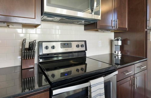 Klein Apartment | Landing | Stunning 1BD, Clubhouse, Gym