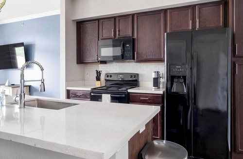 Atascocita Apartment | Landing | Stunning 1BD, Clubhouse, Gym