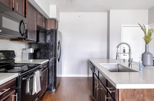 Atascocita Apartment | Landing | Stunning 1BD, Clubhouse, Gym