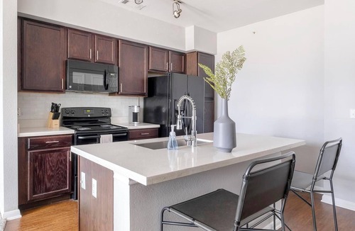 Atascocita Apartment | Landing | Stunning 1BD, Clubhouse, Gym