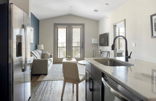 Denton Apartment | Landing | Stunning 1BD, Clubhouse, Gym