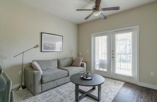 Katy Apartment | Landing Stunning 1BD Clubhouse Courtyard
