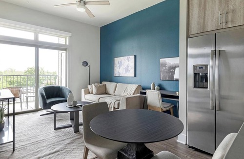 Montopolis Apartment | Landing | Stunning 1BD, Courtyard, Pool