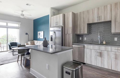 Montopolis Apartment | Landing | Stunning 1BD, Courtyard, Pool