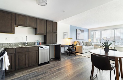 Downtown Hartford Apartment | Landing | Stunning 1BD, Gym, Pool