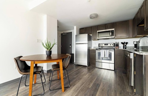 Downtown Hartford Apartment | Landing | Stunning 1BD, Gym, Pool