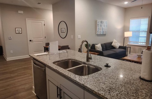 Newberry Apartment | Landing | Stunning 1BD, Gym, Pool