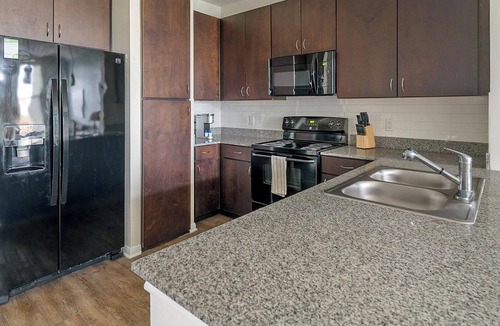 Northeast Houston Apartment | Landing | Stunning 1BD, Game Room, Gym