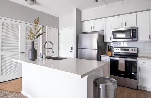 Atascocita Apartment | Landing | Stunning 1BD, Game Room, Clubhouse