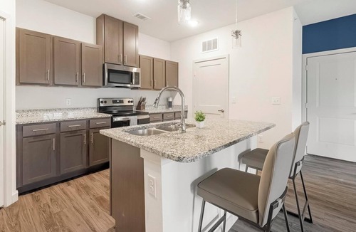 Buda Apartment | Landing | Stunning 1BD, Gym, Game Room