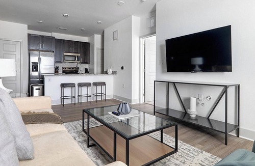 Austin Apartment | Landing | Stunning 1BD, Gym, Pool