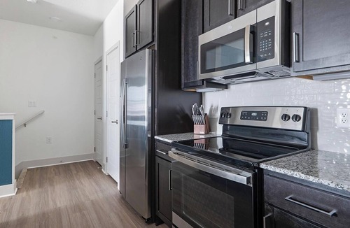 Austin Apartment | Landing | Stunning 1BD, Gym, Pool