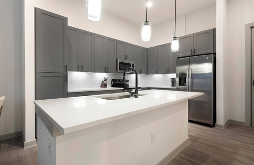 MLK Apartment | Landing | Stunning 1BD, Gym, Pool