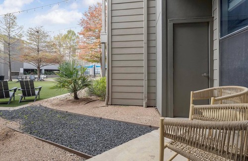 Crestview Apartment | Landing | Stunning 1BD, Gym, Courtyard
