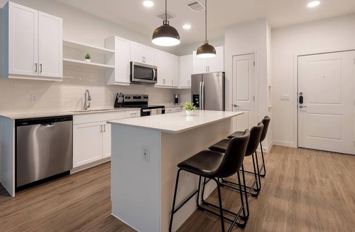 Austin Apartment | Landing | Stunning 1BD, Gym, Clubhouse