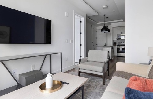 Zilker Apartment | Landing | Stunning 1BD, Gym