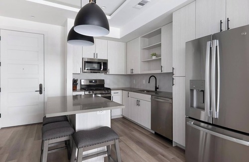 Zilker Apartment | Landing | Stunning 1BD, Gym