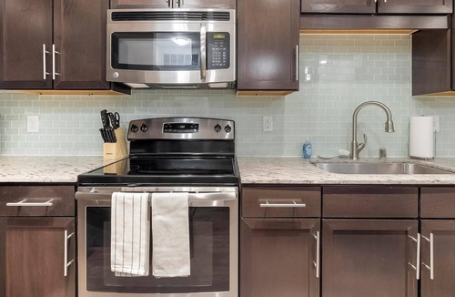 West Dallas Apartment | Landing | Stunning 1BD, Gym