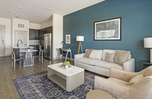 Denton Apartment | Landing | Stunning 1BD, Gym, Clubhouse