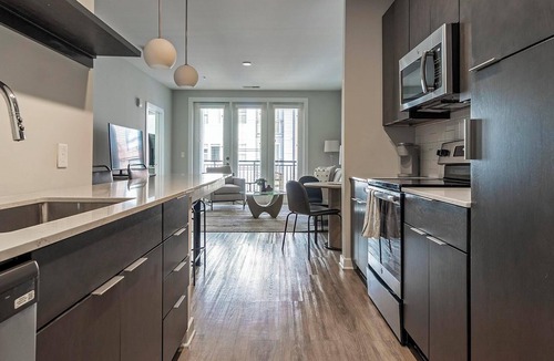 Downtown Apartment | Landing | Stunning 1BD, Gym, Pool