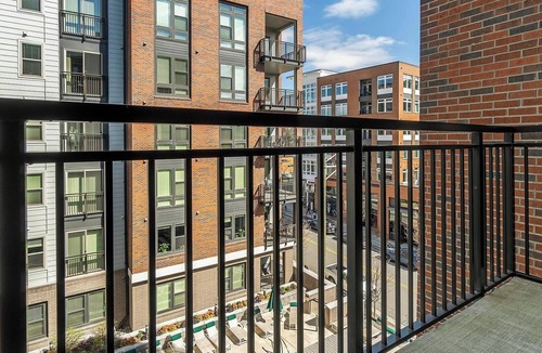 Downtown Apartment | Landing | Stunning 1BD, Gym, Pool