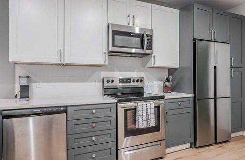Ithaca Apartment | Landing | Stunning 1BD, Gym
