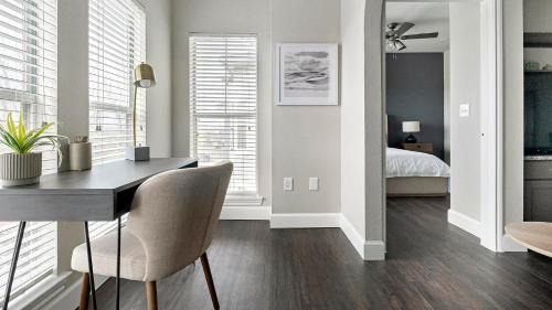 Richmond Apartment | Landing Stunning 1BD Gym Pool