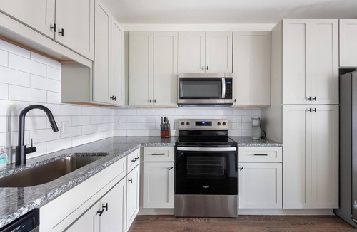 Belville Apartment | Landing | Stunning 1BD in Westport