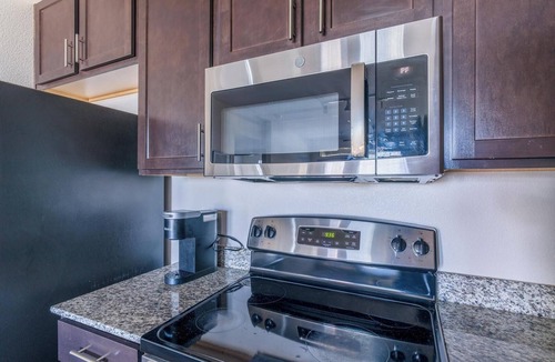 Spring Apartment | Landing | Stunning 1BD, Pool, Courtyard