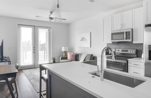 Austin Apartment | Landing | Stunning 1BD, Pool, Clubhouse
