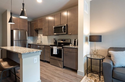 Montopolis Apartment | Landing | Stunning 1BD, Pool, Yoga Studio