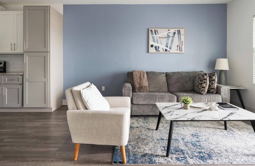 Venice Apartment | Landing | Stunning 1BD, Pool, Clubhouse